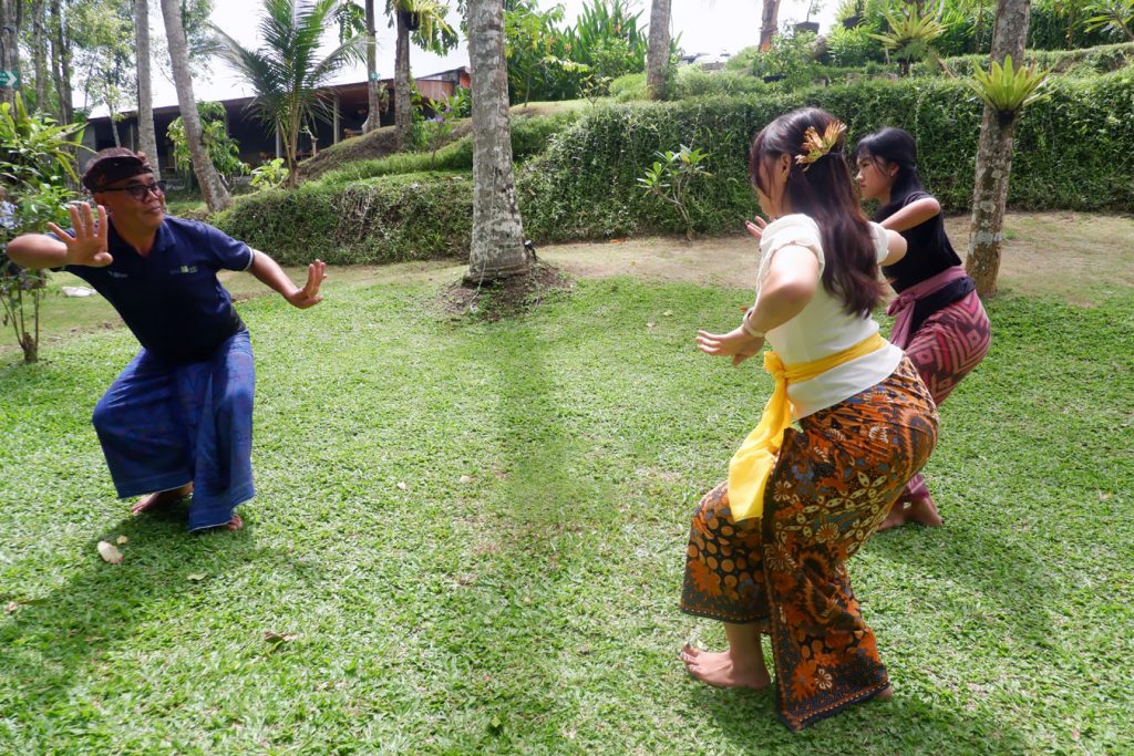 Balinese Heritage Experience: Offerings, Dance, & Music Workshop with Tea Time