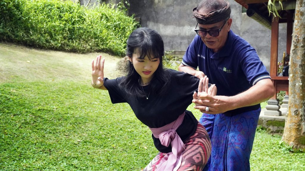 Balinese Heritage Experience: Offerings, Dance, & Music Workshop with Tea Time